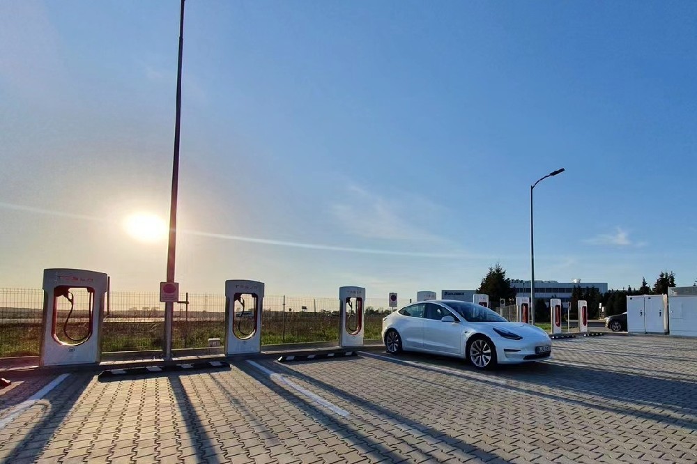 還充電焦慮嗎？全國(guó)充電樁正式突破1000萬(wàn)根 一年暴增54%